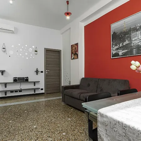 Rosa Homes The Red - Centro Storico, Acquario, Porto Antico Apartment *