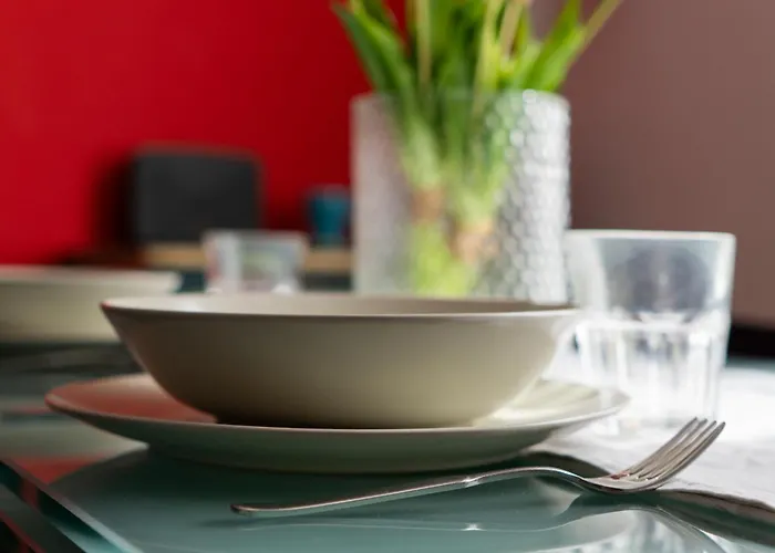 Rosa Homes The Red - Cozy 2 Bedrooms Historic Center, Aquarium *