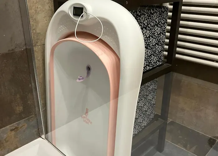 Daire Rosa Homes The Red - Cozy 2 Bedrooms Historic Center, Aquarium Cenova