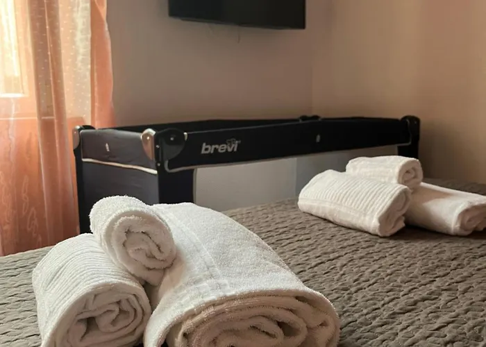 Rosa Homes The Red - Cozy 2 Bedrooms Historic Center, Aquarium Cenova