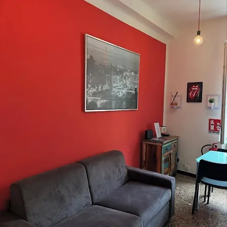 Rosa Homes The Red - Cozy 2 Bedrooms Historic Center, Aquarium شقة جنوة