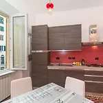 Rosa Homes The Red - Cozy 2 Bedrooms Historic Center, Aquarium * Janov